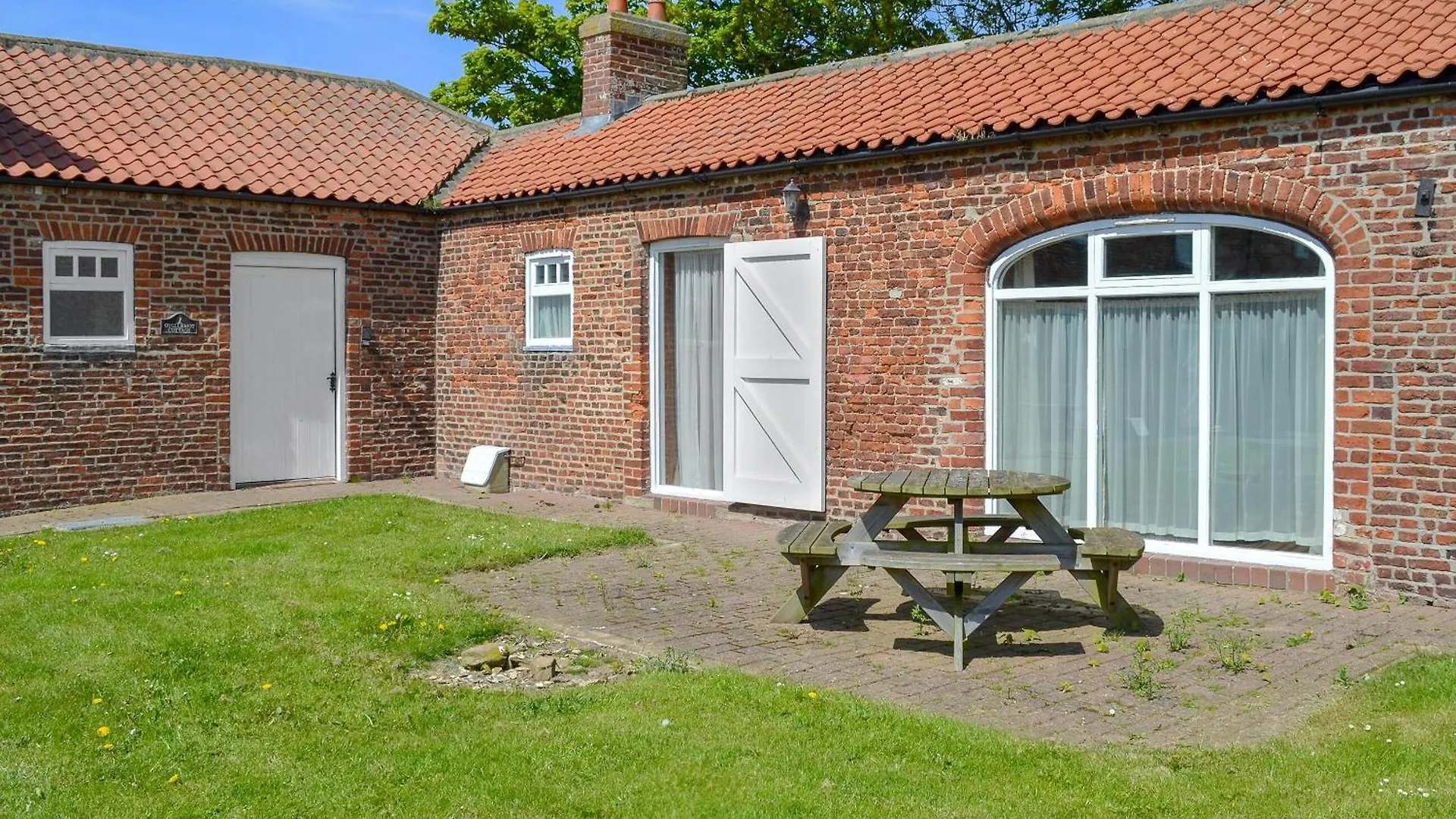 Guillemot Cottage Flamborough